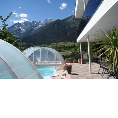 Komfortables Ferienhaus in Landeck mit Privatem Pool