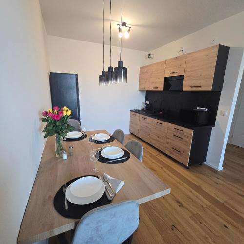 Komfortný apartmán blízko Hlavnej Ulice s klimatizáciou N4