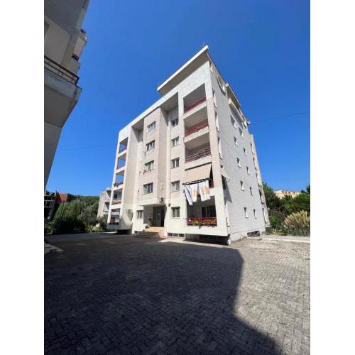 Kompleksi Ardo Mali Robit Home