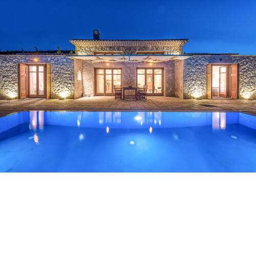 Korithi Villa Sleeps 5 with Pool and Air Con