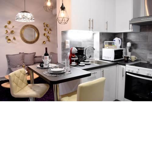 Kosmima deluxe Apt.(must)