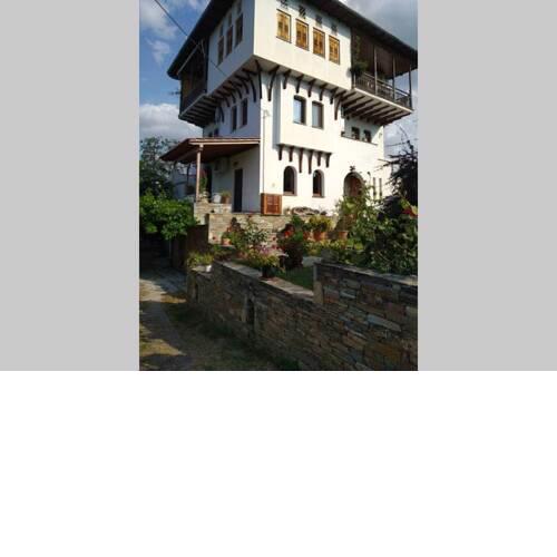 Kostas House