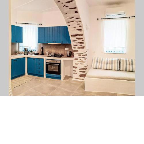 Kostos House BLUE