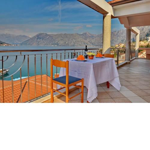 Kotor Bay Beautiful Sea View Apartment