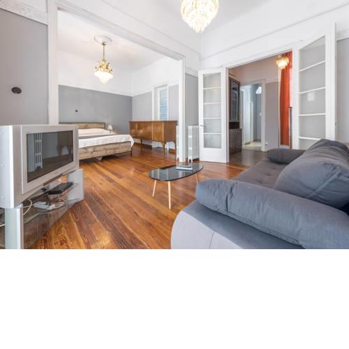 Koukaki Penthouse.