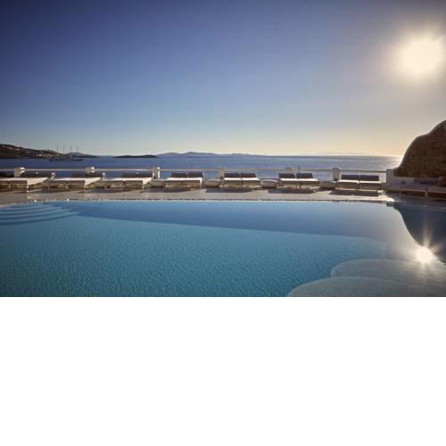 Kouros Hotel & Suites
