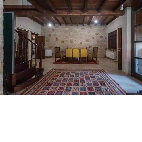 Kourtis Family Mansion