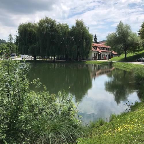 Kozjanski dvor