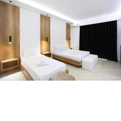 Ksamil Central Park Hotel