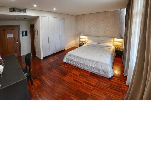 La Bohème Hotel