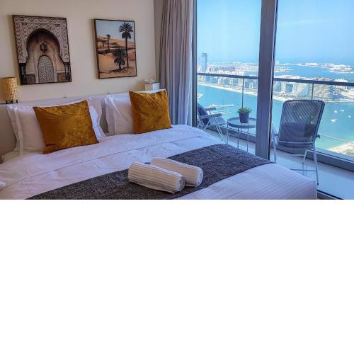 La Buena Vida Holiday Homes, Beautiful, one bedroom apartment will full kitchen, with unique most amazing full see view, Higher floor, in Best Location of Dubai Marina