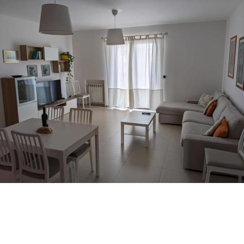 La Casa dei Due Mari - large apartment with parking