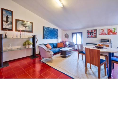 La Casa dell' ARTISTA sulle COLLINE di SALÒ