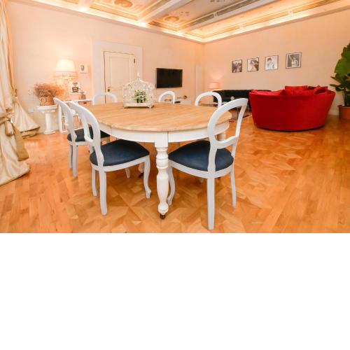 LA CASA DI MONIC