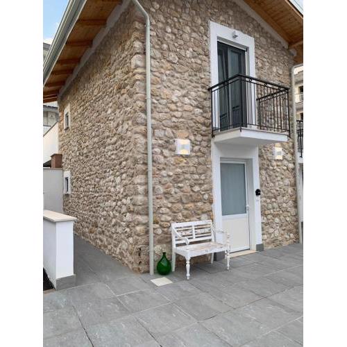 LA CASA DI PIETRA