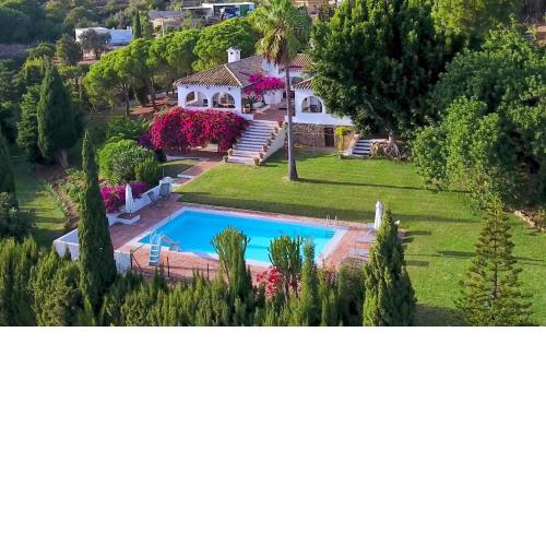 LA CIRUELA - Villa super équipée, piscine, jardin, wi-fi