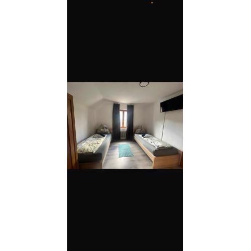 LA Haus für Monteure, Arbeiter, Pendler, ganzes Haus mit Garten, 5 Zimmer