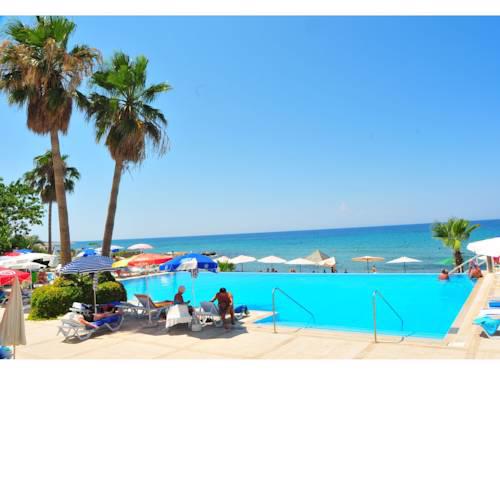 LA Hotel & Resort