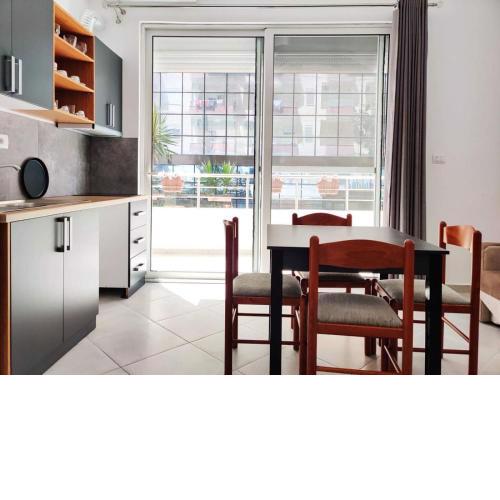 La Luna Apartments