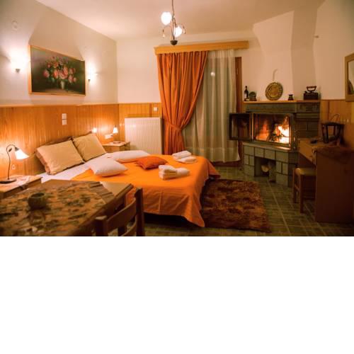 La Petri Studios with Fireplace & View