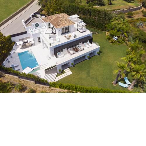 La Quinta Villa Sleeps 10 with Pool and Air Con
