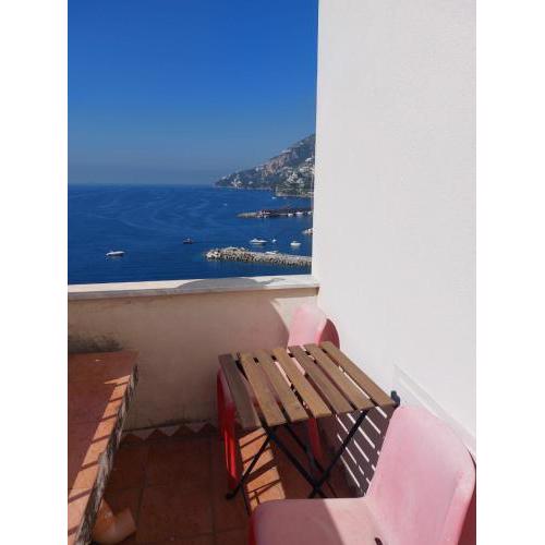 La Stanza sul Porto camera matrimoniale piccina piccina con vista sul porto di AMALFI con bagno privato