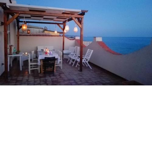 LA TERRAZZA SUL MARE