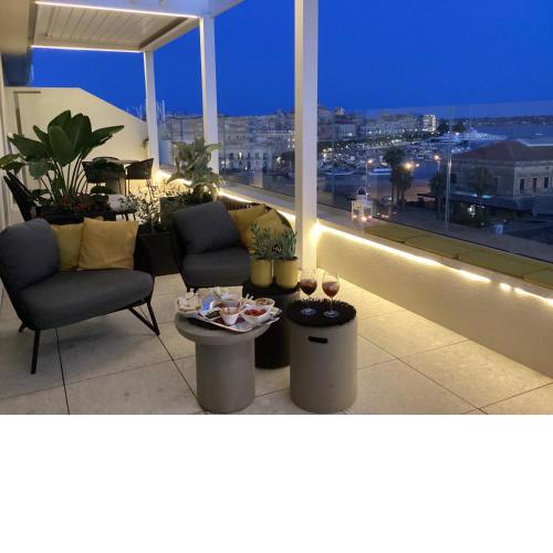LA TERRAZZA SUL PORTO