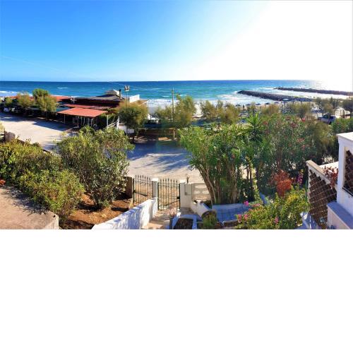 LA VILLA fronte SPIAGGIA BANDIERA BLU
