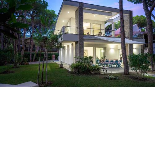 LA VILLA IN PINETA 10, Emma Villas