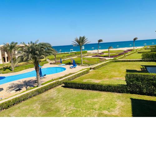 La Vista garden sea front 180 M