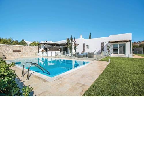 Ladiko Villa Sleeps 8 Air Con WiFi