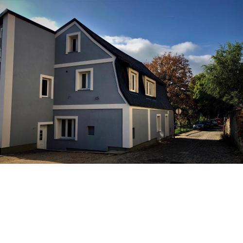 Lady Apartments