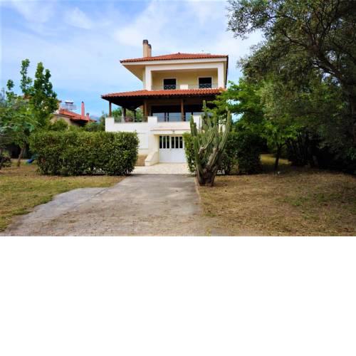 Lagoutis Beachfront House