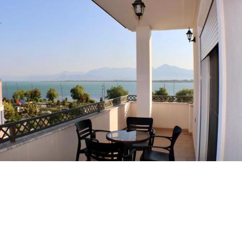 Lake Retreat Villa
