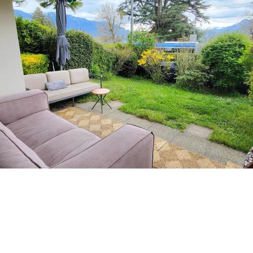 Lake side(5min)/fire place/garden/freeparking/45m2