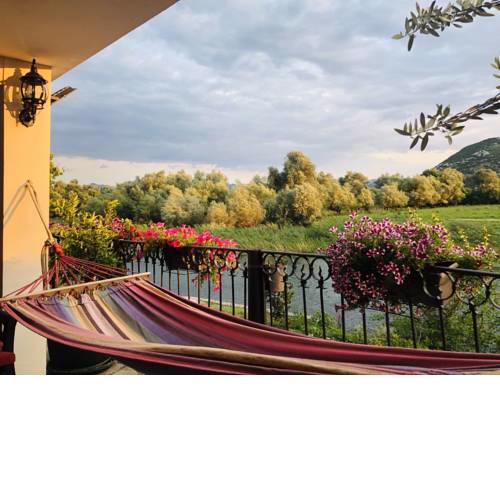 Lake View Apartment Dodosi