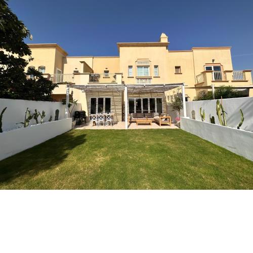 Lake View Villa, The Springs Dubai