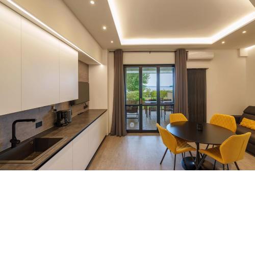 Lakeview Apartment Primea