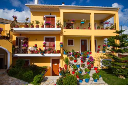 Lakis Apartments
