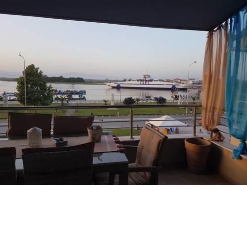 Lakis Luxury Apartment