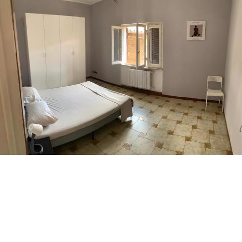 LALE’S bright home