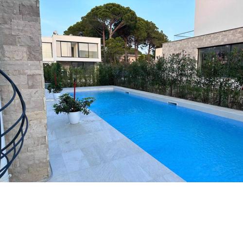 Lalzi bay 3 bed villa with heated pool