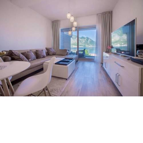 LaNi Lux View Apartment with Pool
