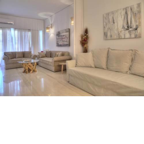 L'appartement blanc dans le centre de Glyfada