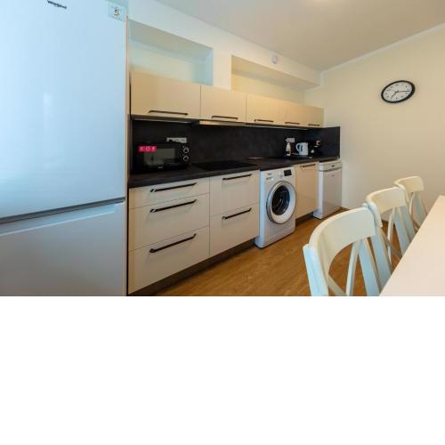Large apartment Prosek - Your second home!