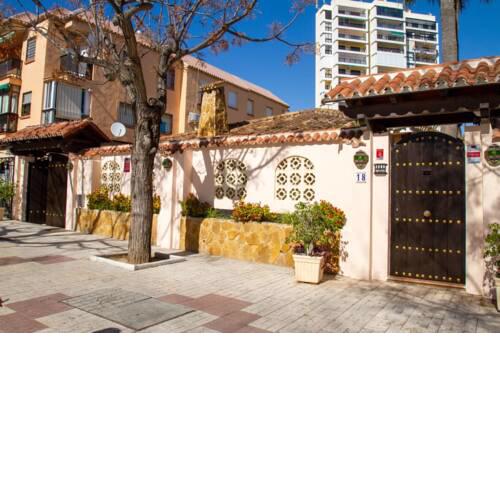 Large Chalet less than 5 min walking distance to the beach by easyBNB