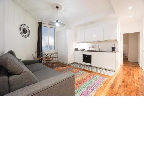 Large Flat At 2 Steps From The Eiffel Tower