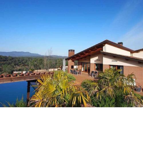 Large holiday villa on the Golf Girona with pool