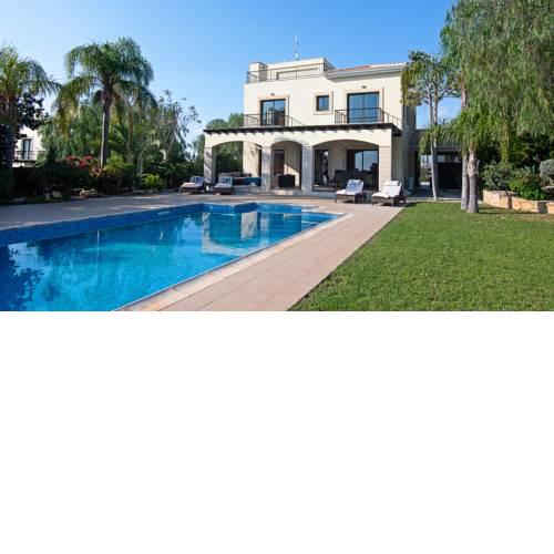 Large Luxury 4 Bedroom Villa